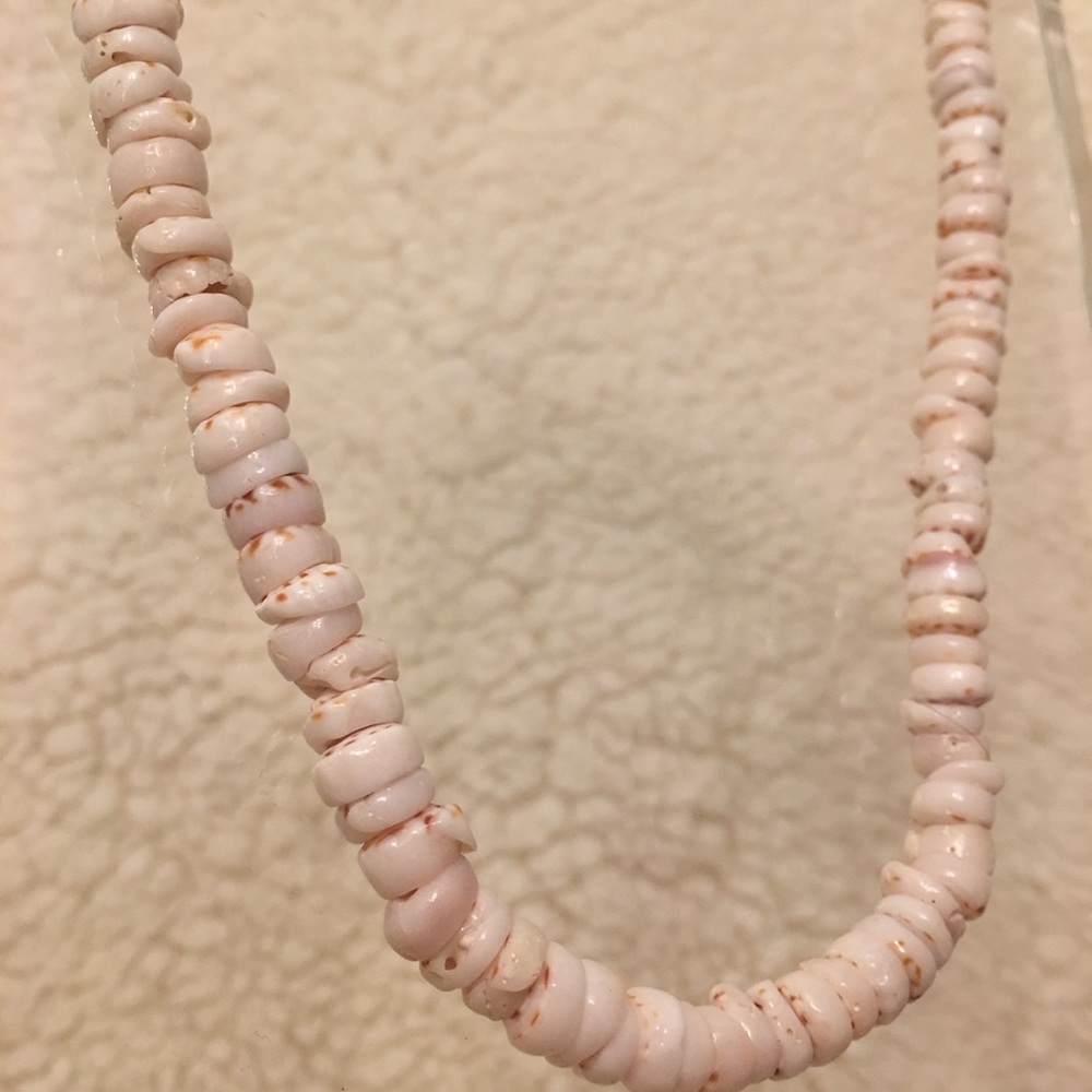 Shell necklace - Picture 2 of 3